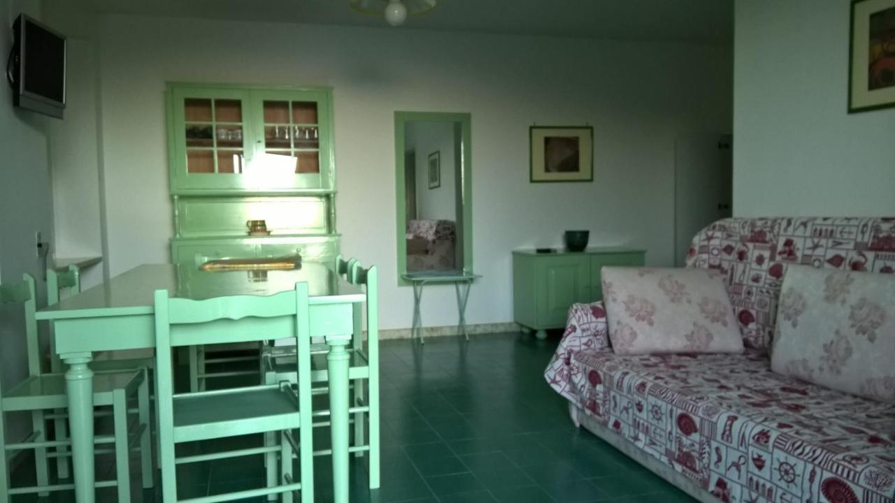 Appartamento In Villa Fortunata Terra Marina Serra Bagian luar foto
