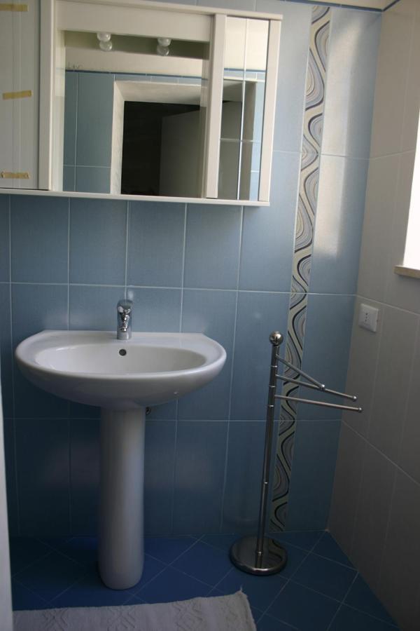 Appartamento In Villa Fortunata Terra Marina Serra Bagian luar foto